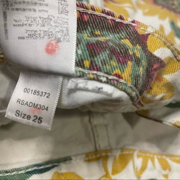 Sunflower Printed High Waisted Shorts Size 25 - Picture 5 of 5